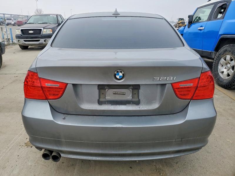 Photo 6 from auction – 2011 BMW 328 I with VIN WBAPH7C53BE460103