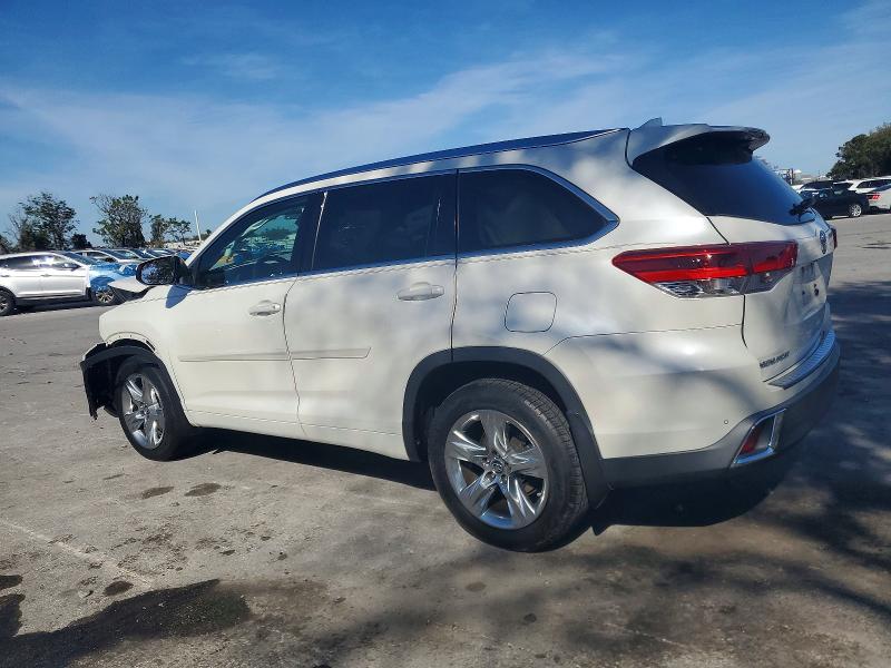 Photo 2 from auction – 2017 TOYOTA HIGHLANDER with VIN 5TDYZRFH1HS215292