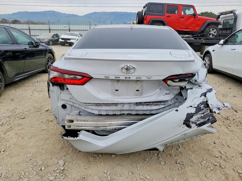 Photo 6 from auction – 2022 TOYOTA CAMRY with VIN 4T1G11AK0NU040964