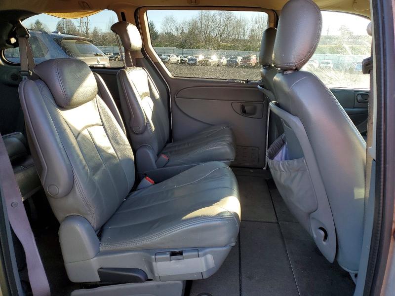 Photo 11 from auction – 2006 CHRYSLER TOWN & COU with VIN 2A4GP44R96R905095