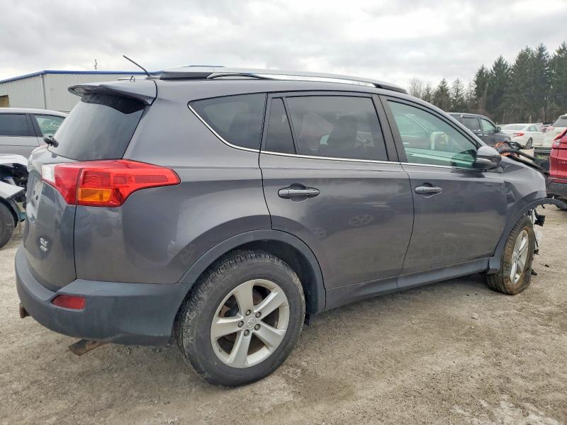 Photo 3 from auction – 2014 TOYOTA RAV4 XLE with VIN 2T3RFREVXEW196157