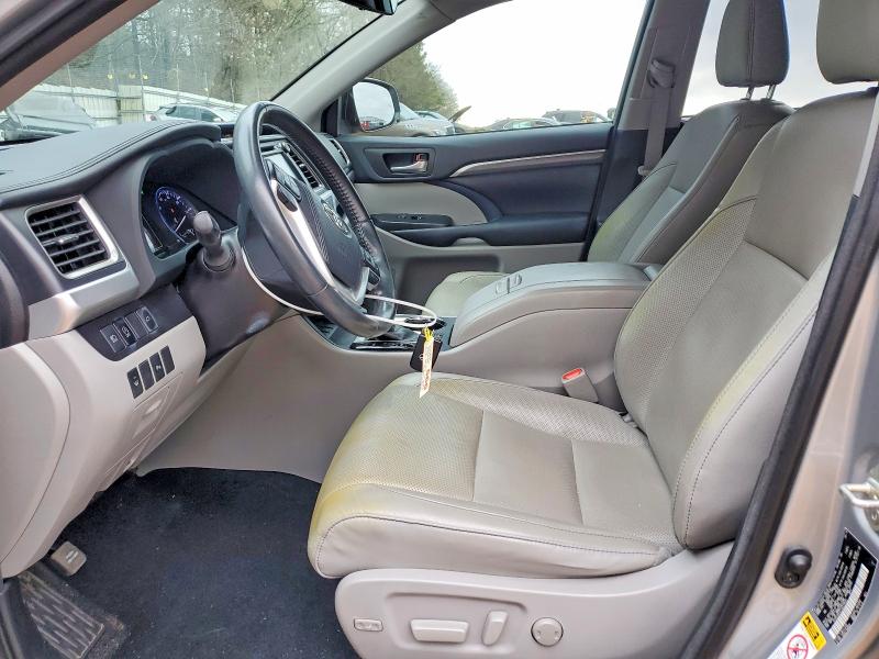 Photo 7 from auction – 2018 TOYOTA HIGHLANDER with VIN 5TDYZRFH1JS275031