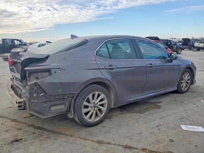 Photo 3 from auction – 2022 TOYOTA CAMRY with VIN 4T1C11AK8NU698546