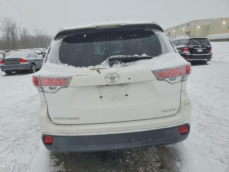 Photo 6 from auction – 2016 TOYOTA HIGHLANDER with VIN 5TDBKRFH7GS285873