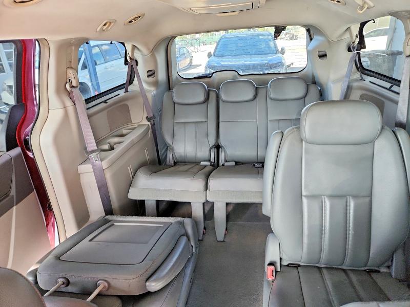 Photo 10 from auction – 2010 CHRYSLER TOWN & COU with VIN 2A4RR5D19AR150316