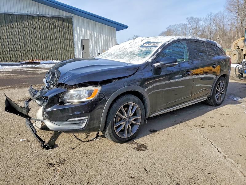 VOLVO V60 CROSS 2016 with VIN YV4612HK6G1016293 - Photo from auction