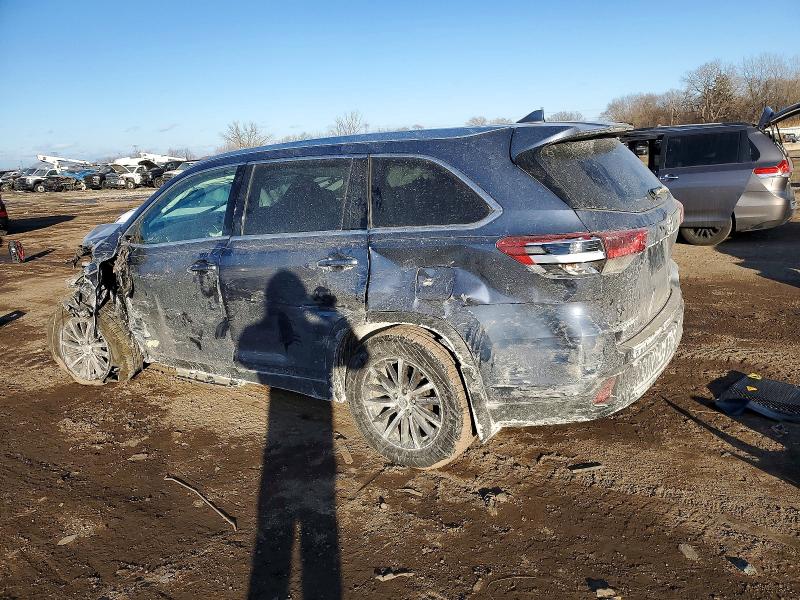 Photo 2 from auction – 2018 TOYOTA HIGHLANDER with VIN 5TDJZRFH2JS495330