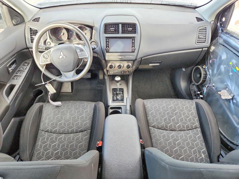 Photo 8 from auction – 2023 MITSUBISHI OUTLANDER with VIN JA4ARUAU4PU002575