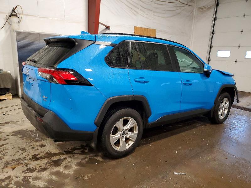 Photo 3 from auction – 2021 TOYOTA RAV4 XLE with VIN 2T3P1RFV7MC146840