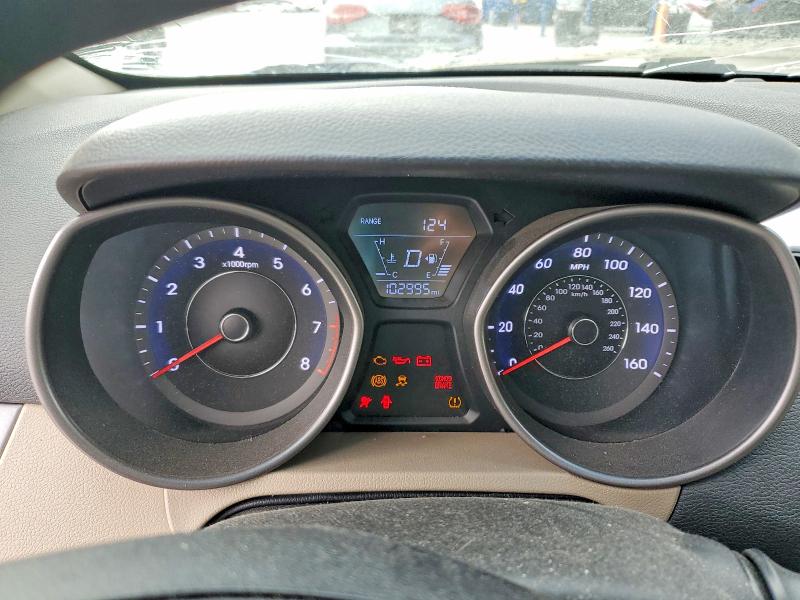 Photo 9 from auction – 2016 HYUNDAI ELANTRA with VIN 5NPDH4AE7GH758801