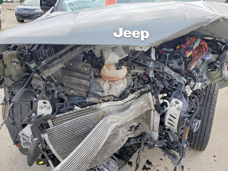 Photo 11 from auction – 2020 JEEP RENEGADE with VIN ZACNJBBB5LPL98363