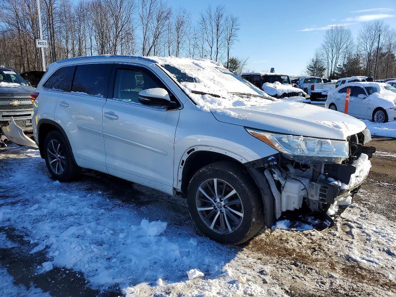 Photo 4 from auction – 2017 TOYOTA HIGHLANDER with VIN 5TDJZRFH8HS394108