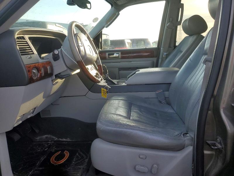 Photo 7 from auction – 2004 LINCOLN NAVIGATOR with VIN 5LMFU28R84LJ07839