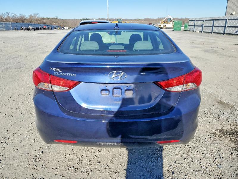 Photo 6 from auction – 2013 HYUNDAI ELANTRA with VIN 5NPDH4AE4DH324945