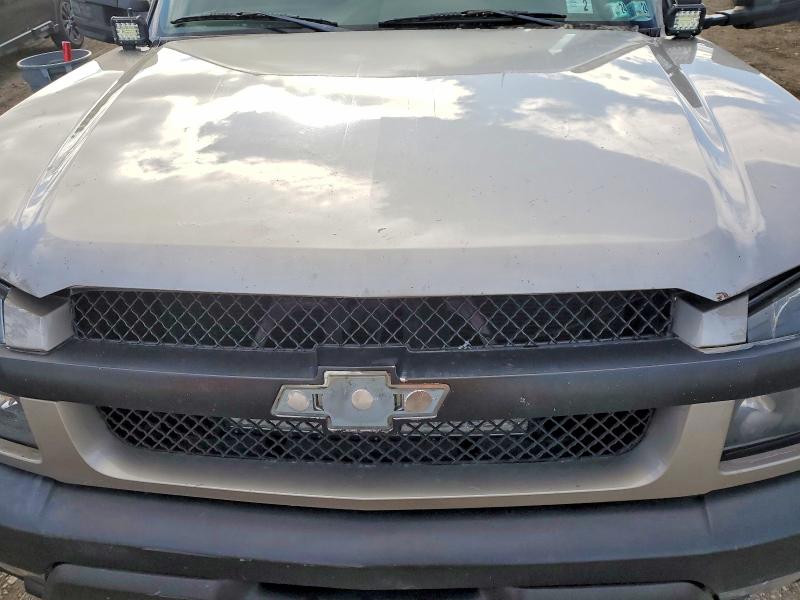 Photo 11 from auction – 2002 CHEVROLET AVALANCHE with VIN 3GNGK23G12G219049