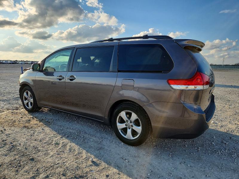 Photo 2 from auction – 2014 TOYOTA SIENNA with VIN 5TDKK3DC1ES454979