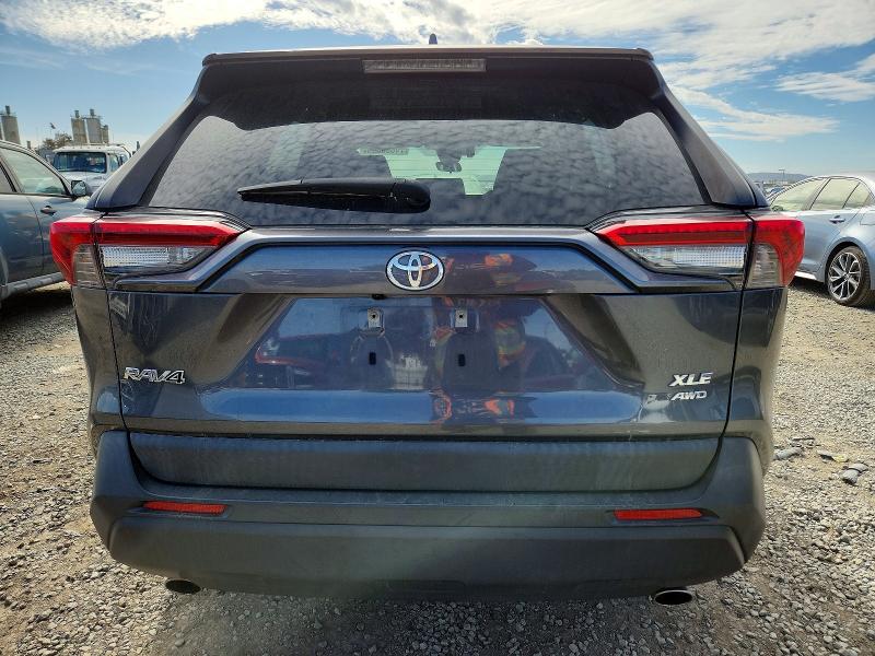 Photo 6 from auction – 2020 TOYOTA RAV4 XLE with VIN JTMP1RFV0LD529447