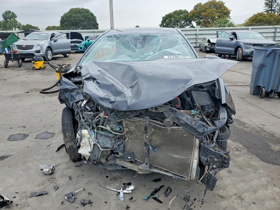 Photo 5 from auction – 2018 TOYOTA COROLLA with VIN 2T1BURHEXJC112359