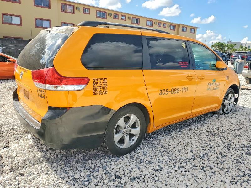 Zdjęcie 3 z aukcji – 2012 TOYOTA SIENNA LE z VIN 5TDKK3DC9CS181593