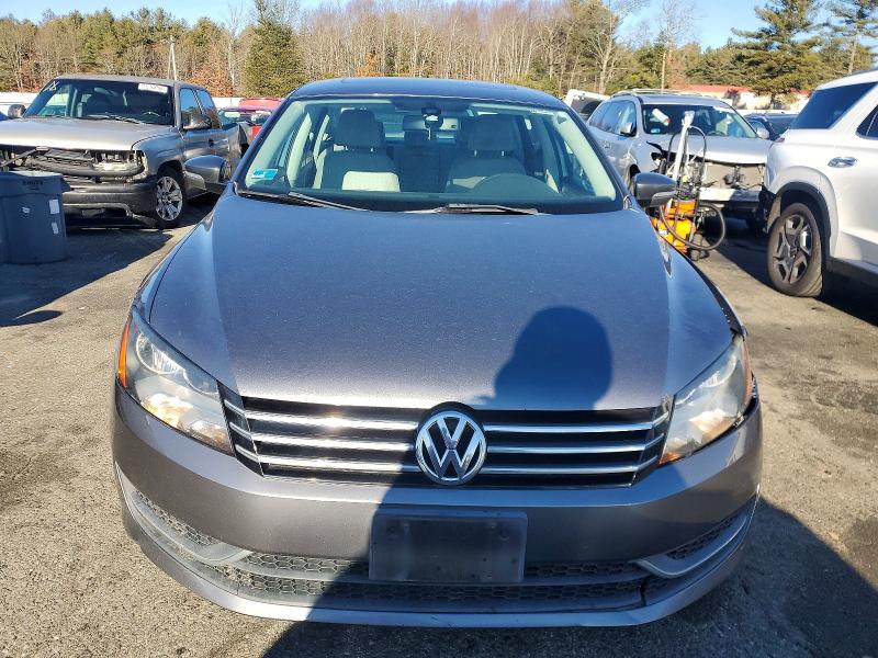Photo 5 from auction – 2014 VOLKSWAGEN PASSAT SE with VIN 1VWBH7A39EC009902