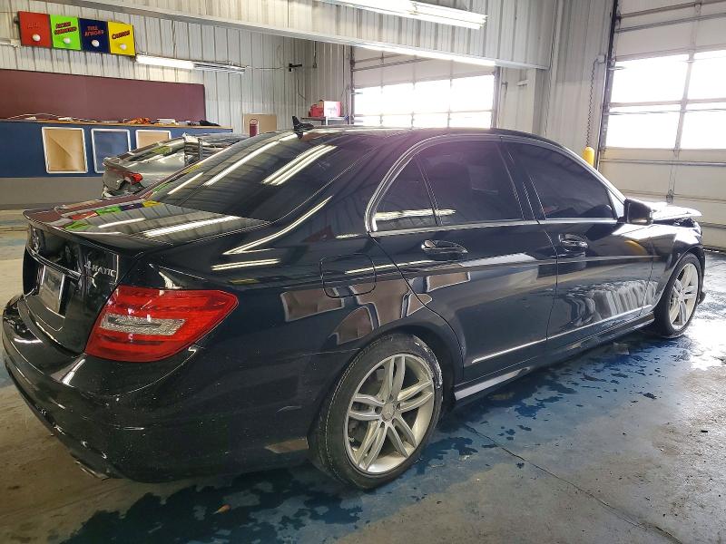 Photo 3 from auction – 2013 MERCEDES-BENZ C 300 4MAT with VIN WDDGF8AB3DA834233