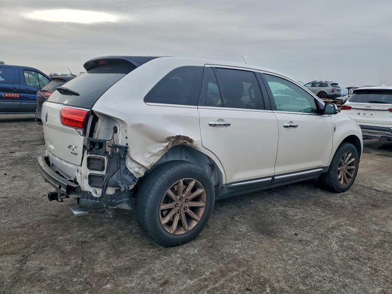 Photo 3 from auction – 2015 LINCOLN MKX with VIN 2LMDJ8JK8FBL29999