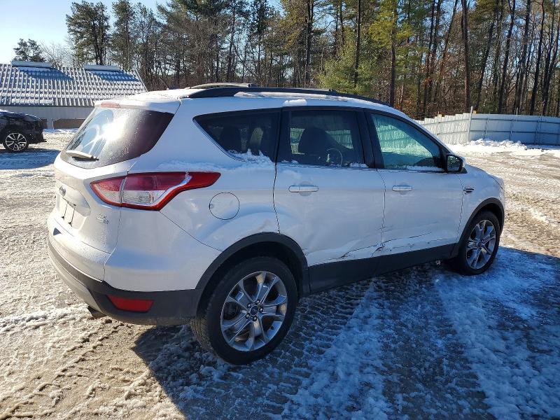Photo 3 from auction – 2016 FORD ESCAPE SE with VIN 1FMCU9G9XGUB86476