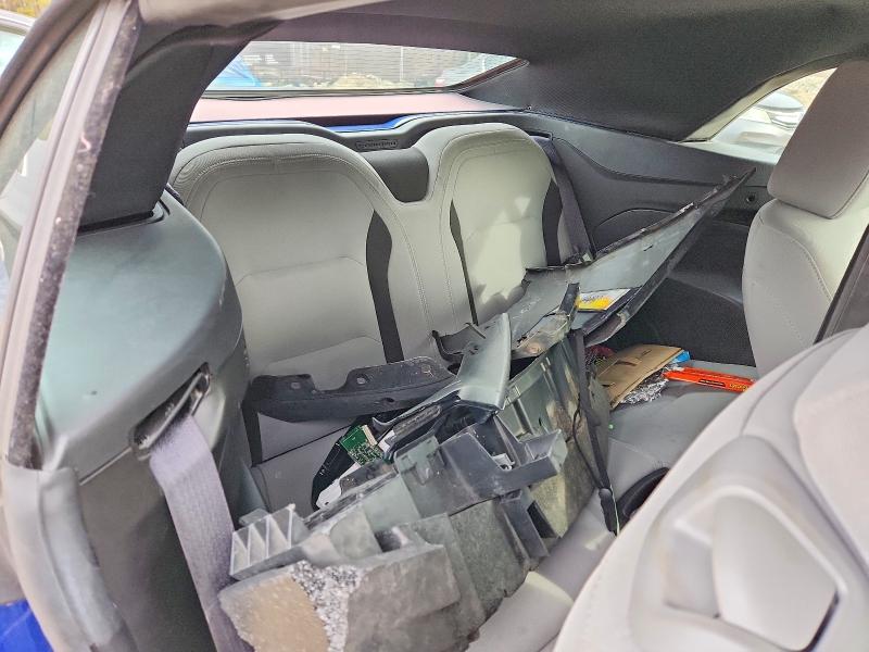 Photo 10 from auction – 2019 CHEVROLET CAMARO with VIN 1G1FB3DX0K0154667