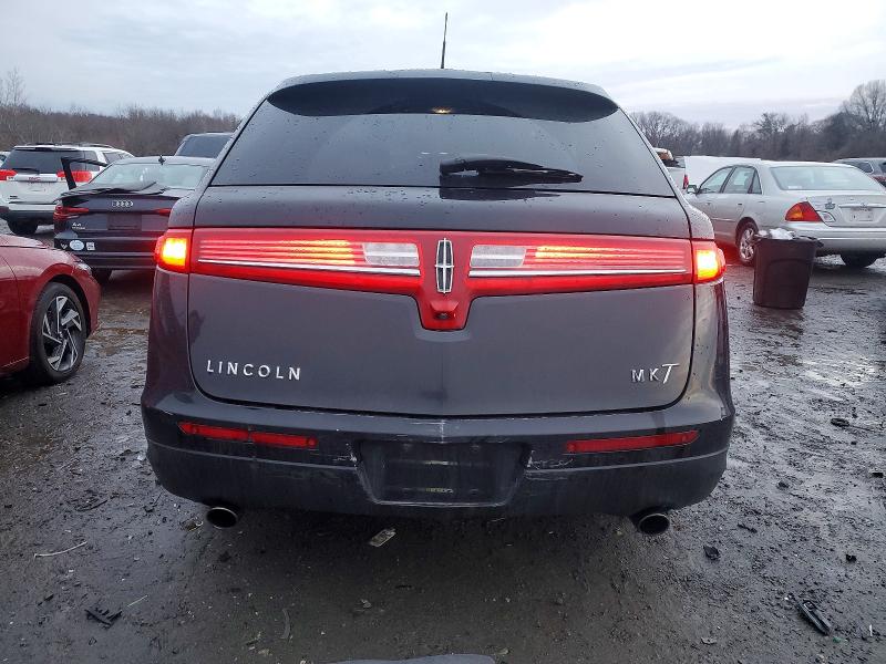 Photo 6 from auction – 2019 LINCOLN MKT with VIN 2LMHJ5AT1KBL01982