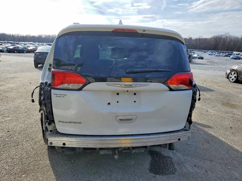 Photo 6 from auction – 2017 CHRYSLER PACIFICA T with VIN 2C4RC1BG5HR524244