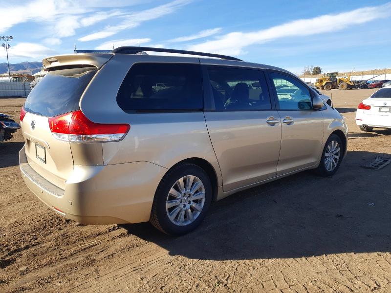 Photo 3 from auction – 2013 TOYOTA SIENNA XLE with VIN 5TDDK3DC9DS052571