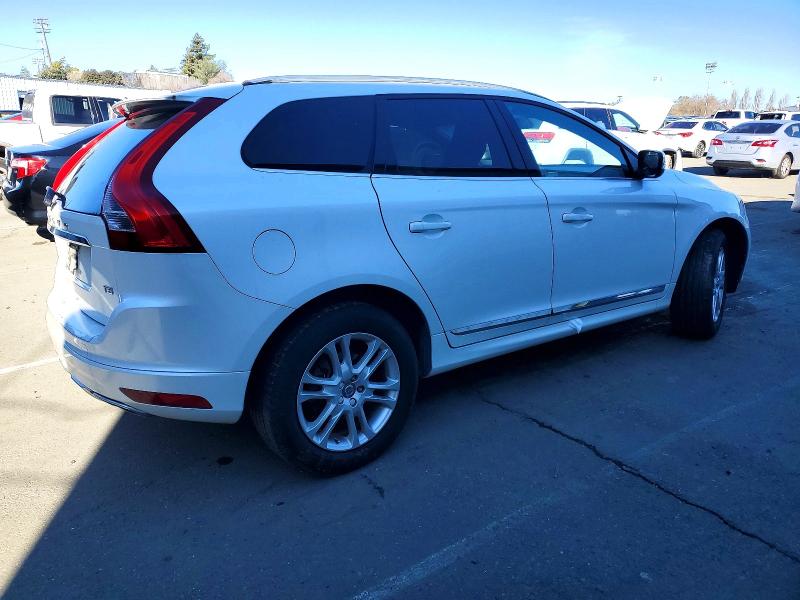 Photo 3 from auction – 2015 VOLVO XC60 T5 PR with VIN YV440MDK0F2755485