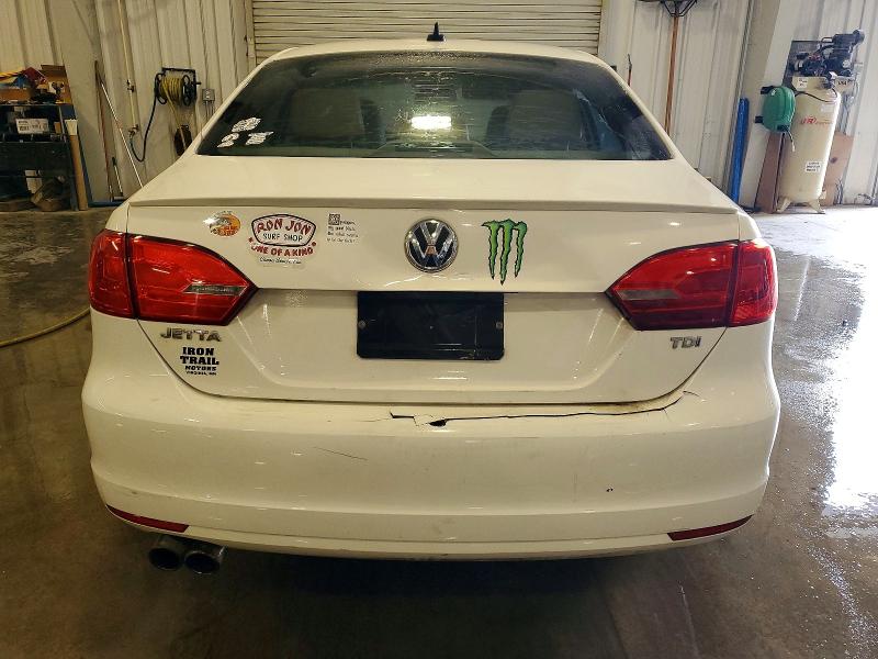Photo 6 from auction – 2011 VOLKSWAGEN JETTA TDI with VIN 3VWLL7AJ6BM104414