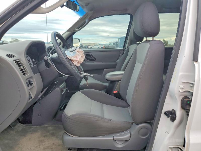 Photo 7 from auction – 2003 FORD ESCAPE XLS with VIN 1FMYU92103KA43422