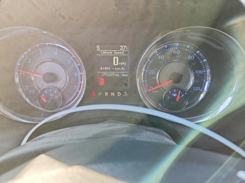 Photo 9 from auction – 2015 CHRYSLER TOWN & COU with VIN 2C4RC1BG9FR600951