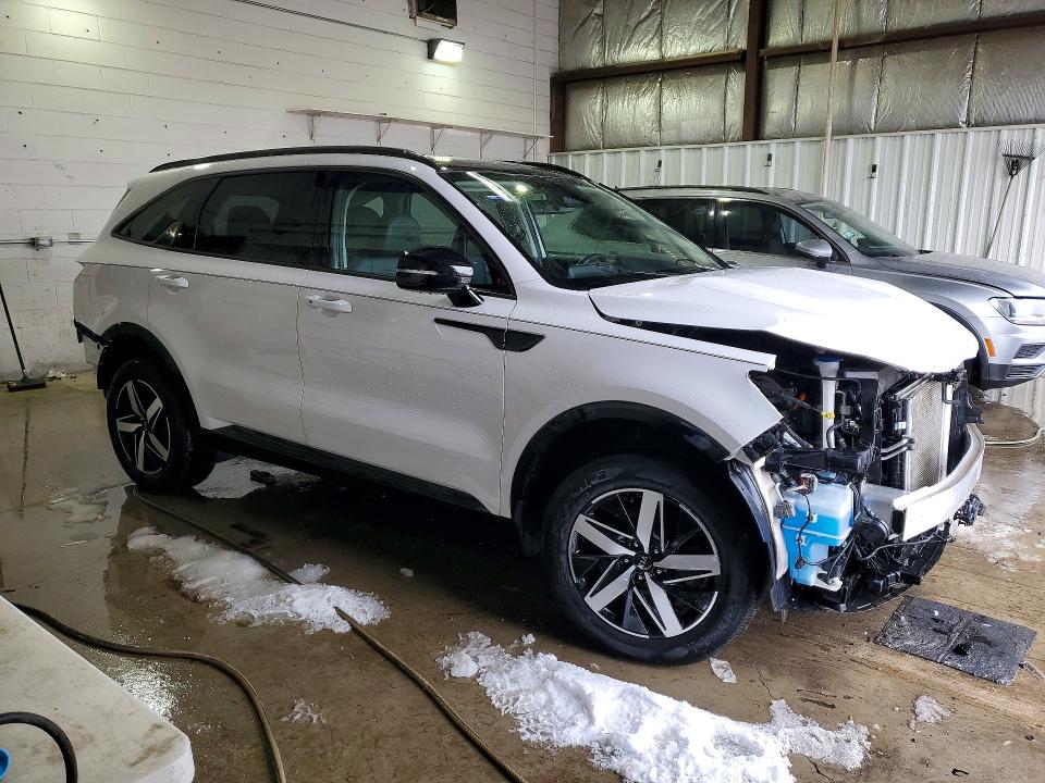 Photo 4 from auction – 2021 KIA SORENTO EX with VIN 5XYRHDLF5MG057995