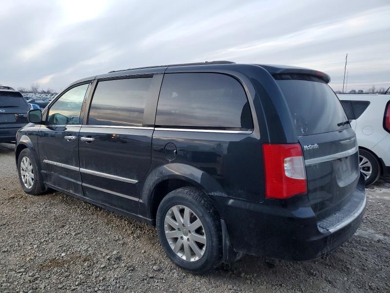 Photo 2 from auction – 2015 CHRYSLER TOWN & COU with VIN 2C4RC1BG3FR539306