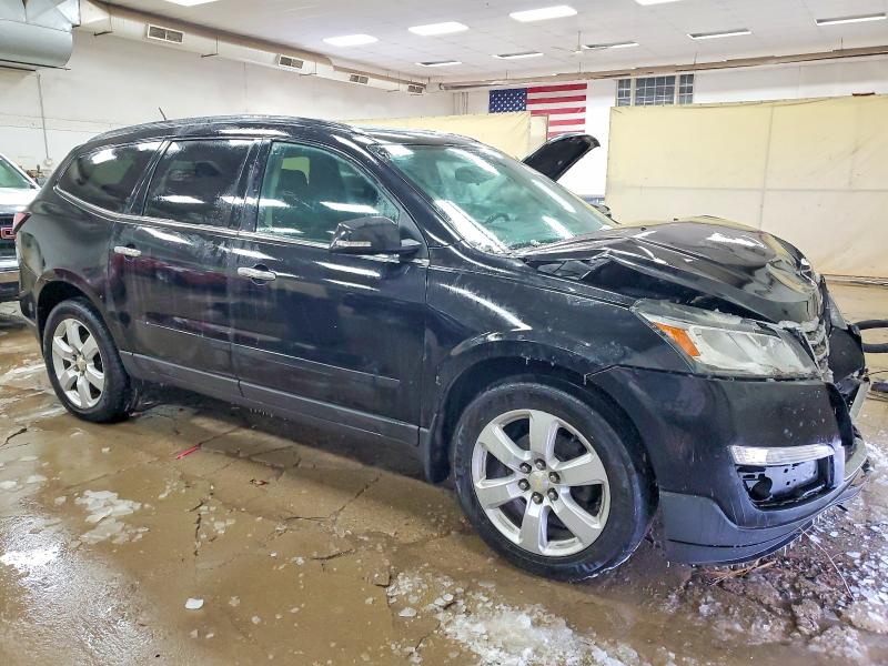 Photo 4 from auction – 2017 CHEVROLET TRAVERSE L with VIN 1GNKVGKD2HJ313521