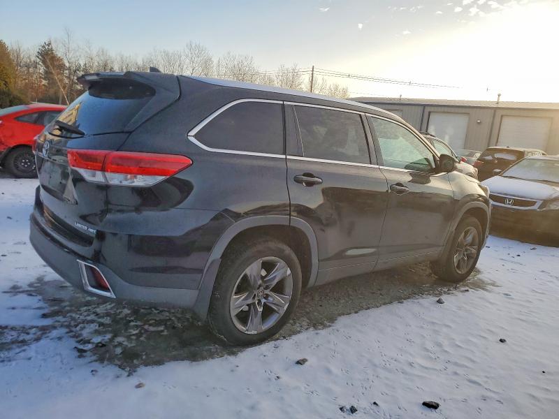 Photo 3 from auction – 2018 TOYOTA HIGHLANDER with VIN 5TDDZRFH5JS808500