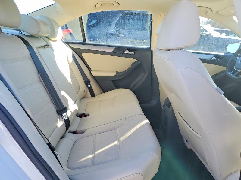 Photo 10 from auction – 2017 VOLKSWAGEN JETTA with VIN 3VWDB7AJ2HM375177
