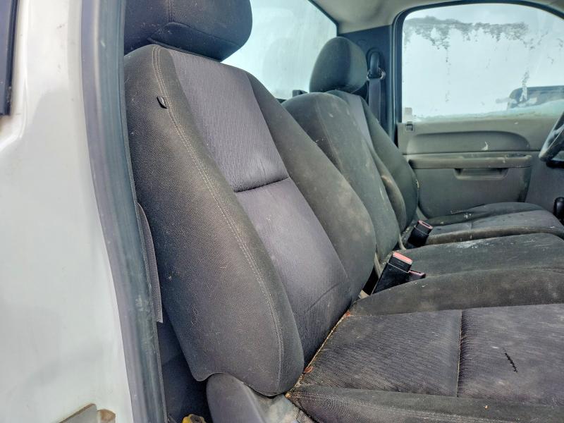 Photo 10 from auction – 2011 GMC SIERRA C15 with VIN 1GTN1TEX3BZ127804