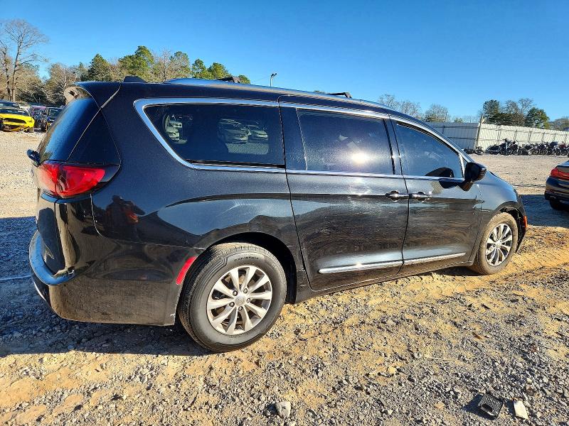 Photo 3 from auction – 2018 CHRYSLER PACIFICA with VIN 2C4RC1EG2JR293448
