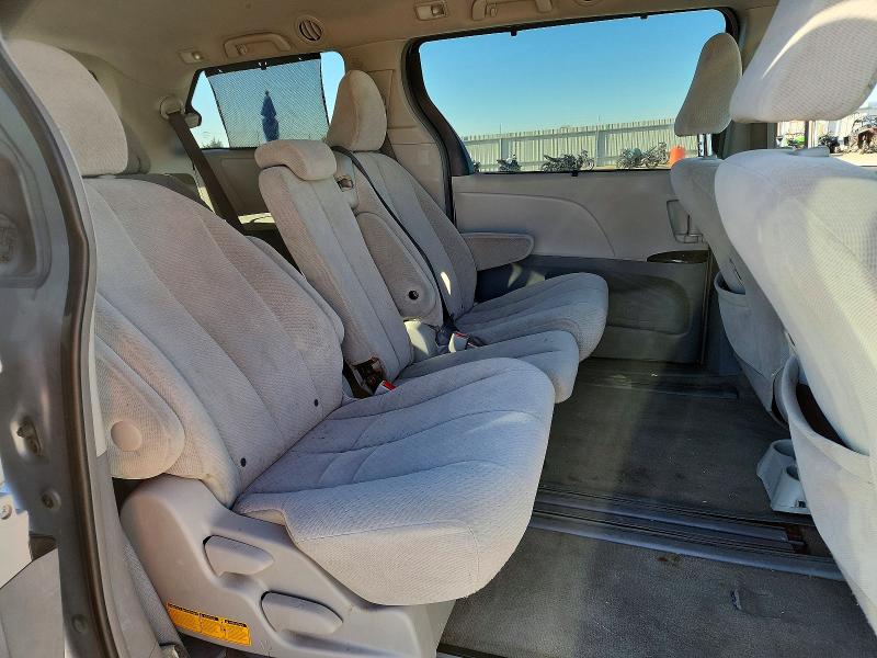 Photo 11 from auction – 2012 TOYOTA SIENNA LE with VIN 5TDKK3DC6CS177582