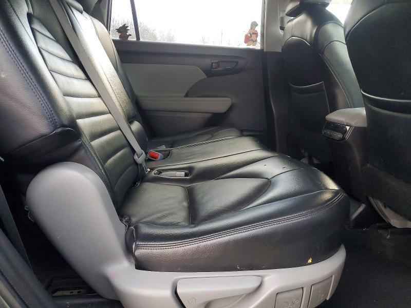 Photo 11 from auction – 2022 TOYOTA HIGHLANDER with VIN 5TDBZRBH3NS589149