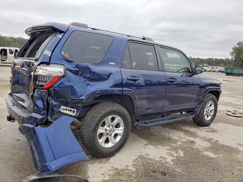 Photo 3 from auction – 2020 TOYOTA 4RUNNER SR with VIN JTEZU5JR6L5227069