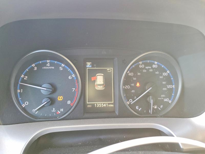 Photo 9 from auction – 2018 TOYOTA RAV 4 with VIN JTMBFREV7JJ206461