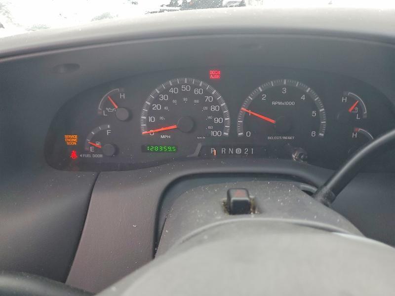 Photo 9 from auction – 2002 FORD F150 with VIN 1FTRW08L22KA73849