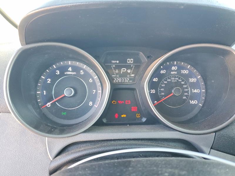 Photo 9 from auction – 2015 HYUNDAI ELANTRA with VIN 5NPDH4AE4FH648352