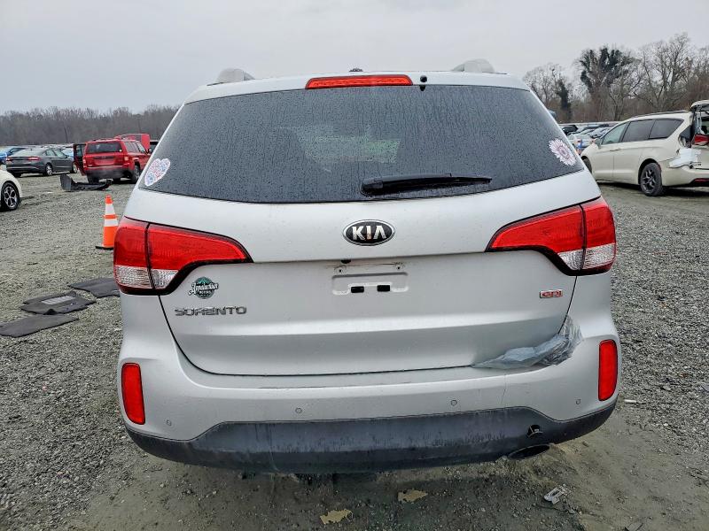 Photo 6 from auction – 2015 KIA SORENTO LX with VIN 5XYKT4A62FG613007