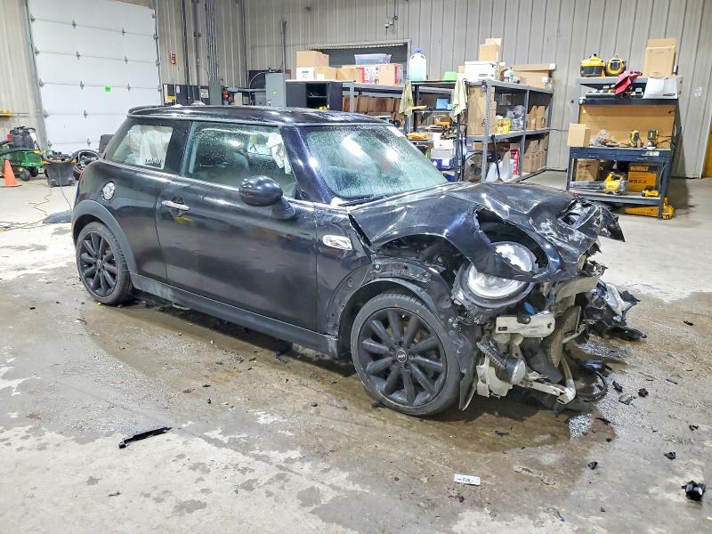 Photo 4 from auction – 2016 MINI COOPER with VIN WMWXP7C57G3B33311